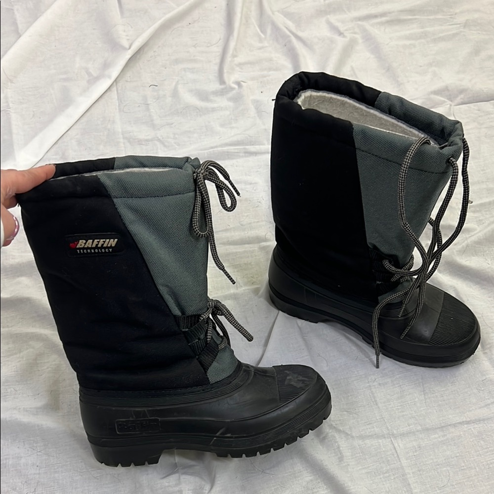 Baffin Black and Gray Winter Boots WOMENS SIZE 5